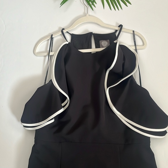 Vince Camuto sleeveless open back crepe drama ruffle black gown size 14 - Picture 5 of 10